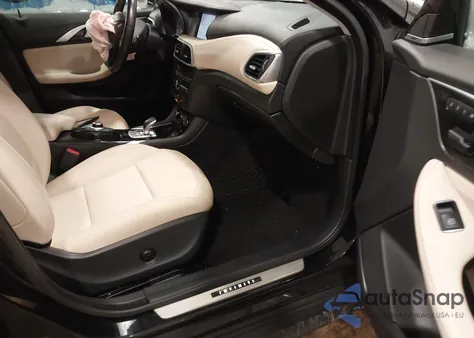 2018 Infiniti Qx30 Premium z USA, uszkodzony, nr VIN SJKCH5CR5JA048258